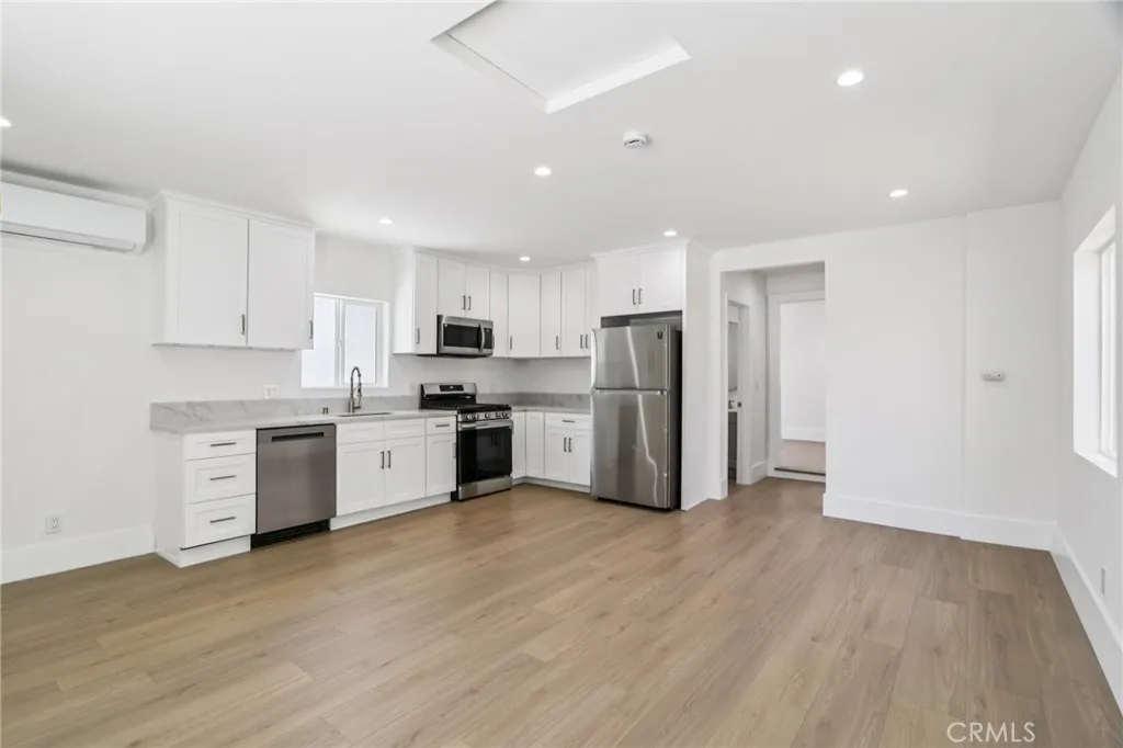 17043 Celtic Street, Granada Hills, California 91344 home-pic-23